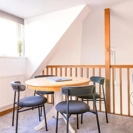 Modern Admiralty Terrace With Free Parking By Prescott *