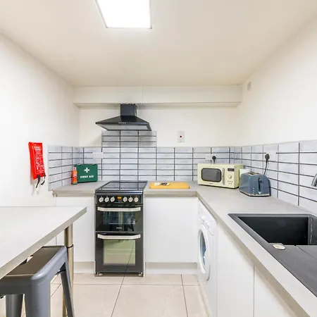 Modern Admiralty Terrace With Free Parking By Prescott *