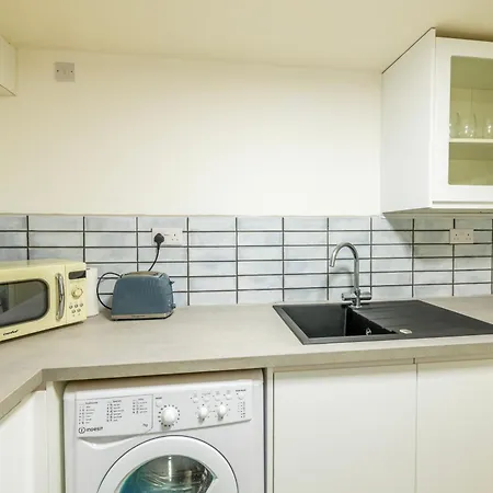Holiday home Modern Admiralty Terrace With Free Parking By Prescott