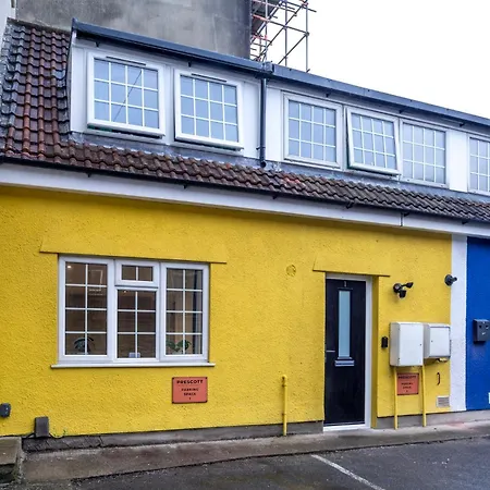 Newly Refurbished Admiralty Terrace With Free Parking By Prescott *