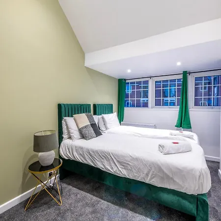 Дом отдыха Newly Refurbished Admiralty Terrace With Free Parking By Prescott