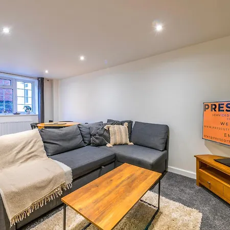 Newly Renovated Admiralty Terrace With Free Parking By Prescott * Bristol