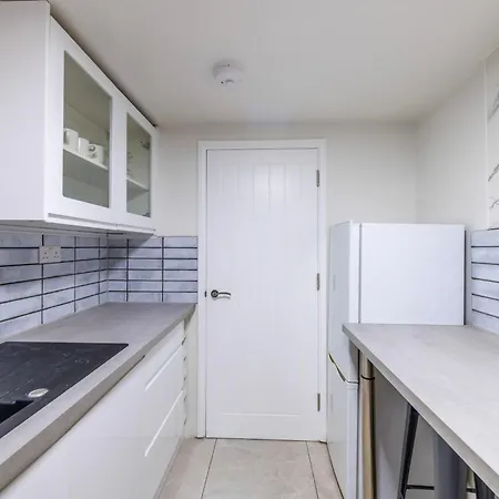 Newly Renovated Admiralty Terrace With Free Parking By Prescott Casa vacanze Bristol