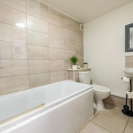 Newly Refurbished Admiralty Terrace With Free Parking By Prescott *