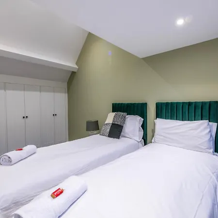 Newly Renovated Admiralty Terrace With Free Parking By Prescott Bristol