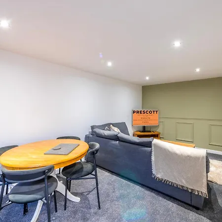 Newly Renovated Admiralty Terrace With Free Parking By Prescott Vakantiehuis *